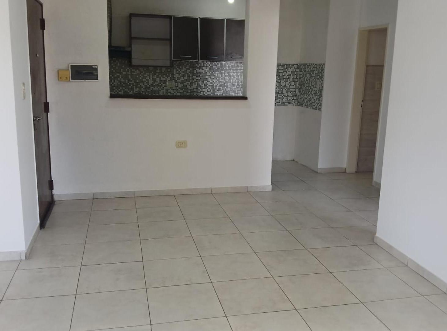 Foto de ALQUILER DEPARTAMENTO 2 AMBIENTES PLANTA ALTA COCHERA, imagen 1