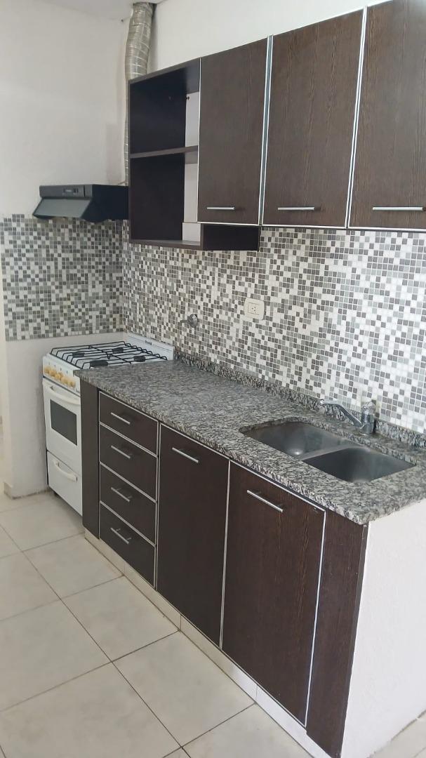 Foto de ALQUILER DEPARTAMENTO 2 AMBIENTES PLANTA ALTA COCHERA, imagen 2