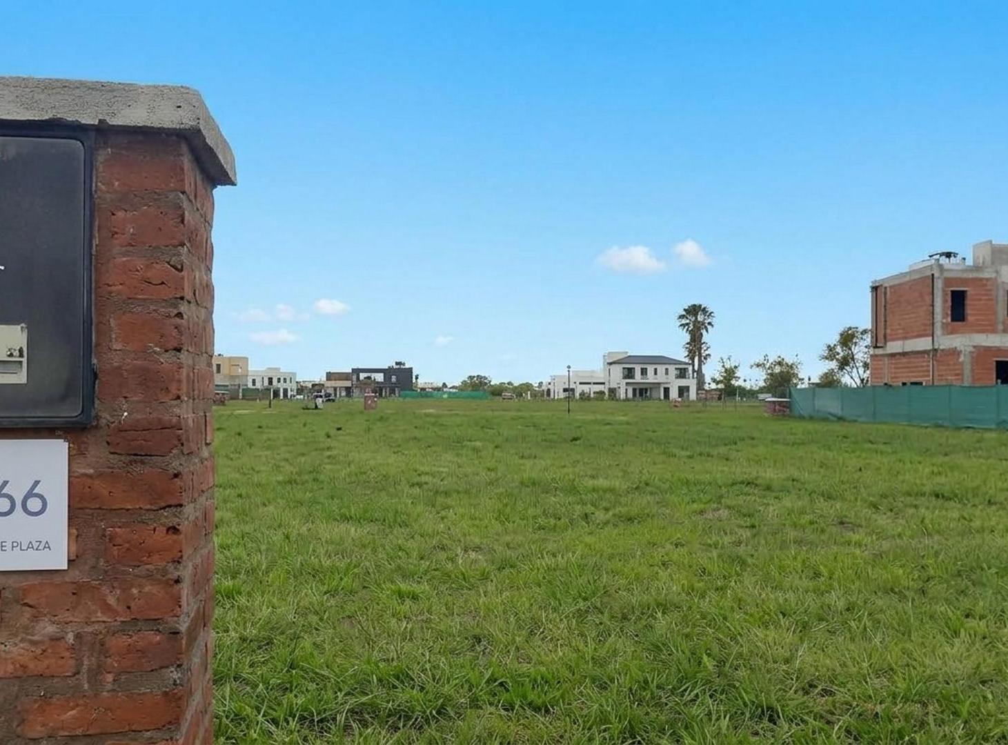 Foto de VENTA LOTE TERRENO BARRIO VILLAGE PLAZA. BELLA VISTA, imagen 3