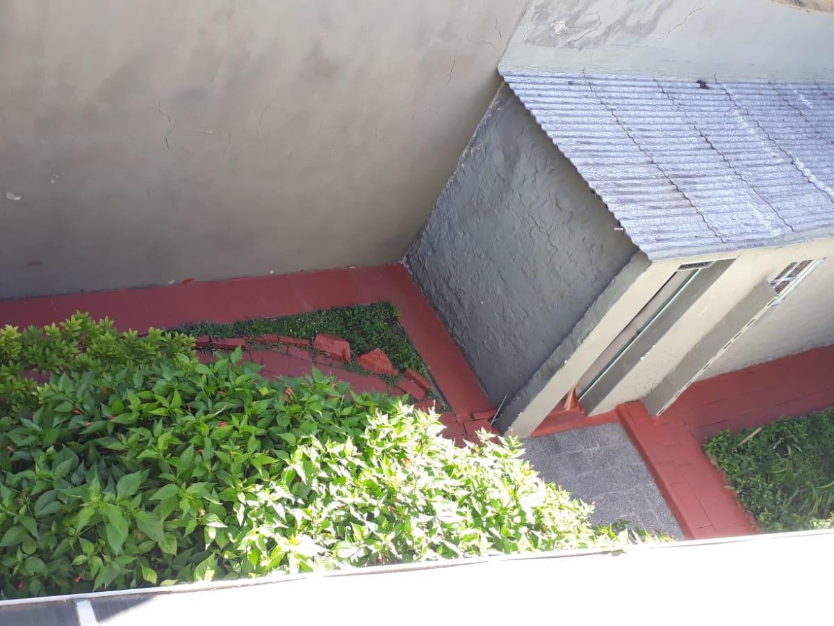 Casa en Terreno Propio C/local Esquina B Juarez y San Blas 8,66 X 16. 4