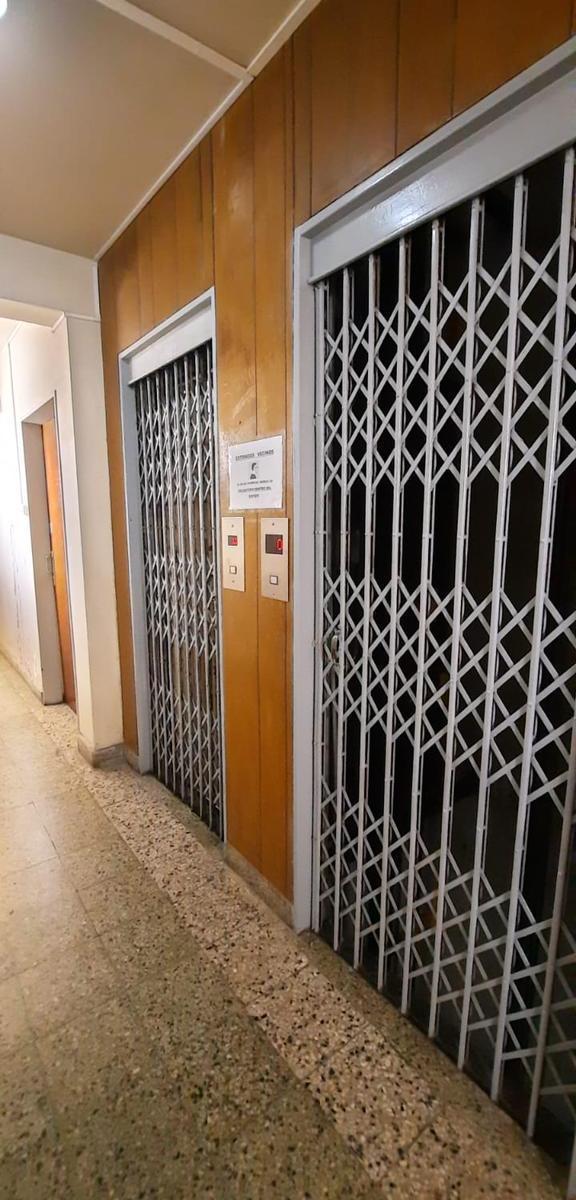 Foto de Av Corrientes 1700- Monoambiente 30m2- luminoso- whatsapp1136072562, imagen 3