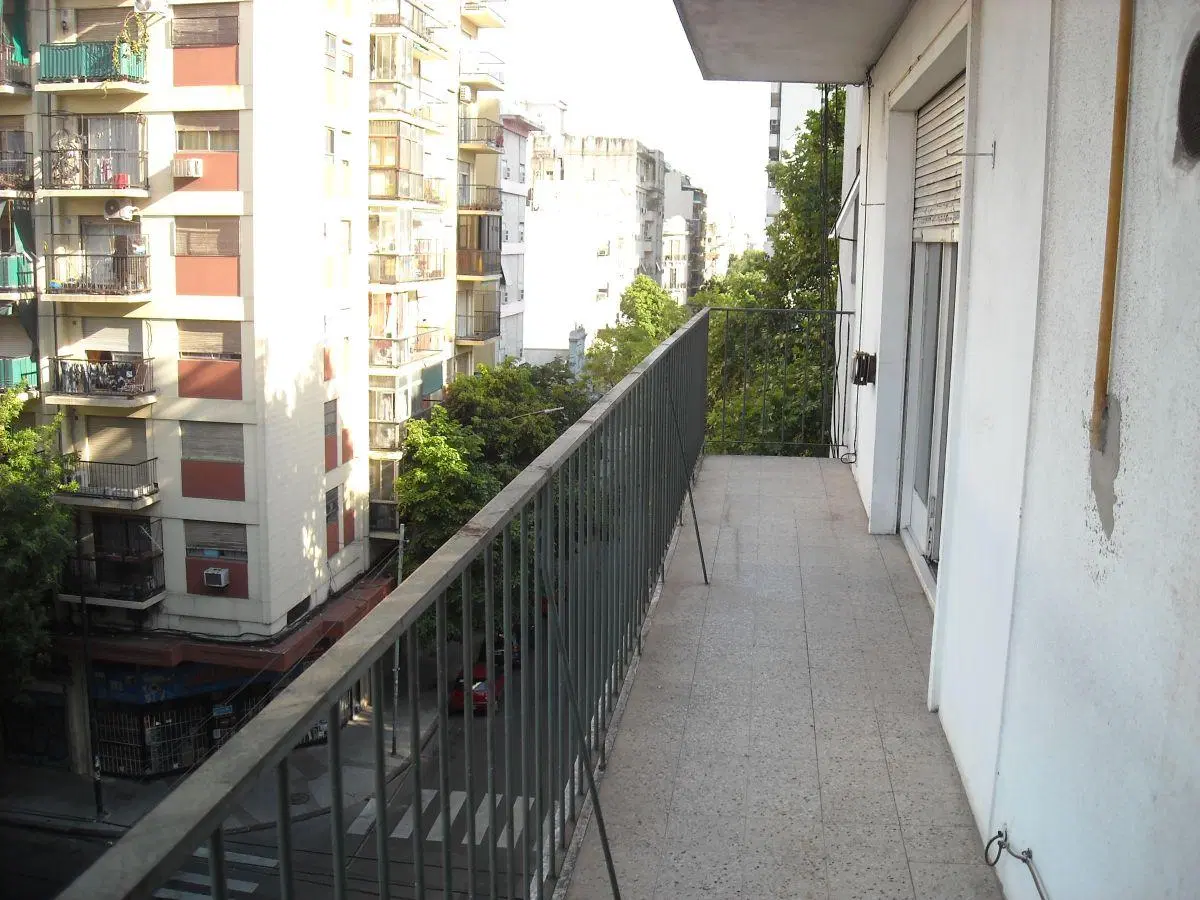 3 amb con 2 Balcones Esquina Vista Abierta- Cerca Subte y Av Rivadavia 5