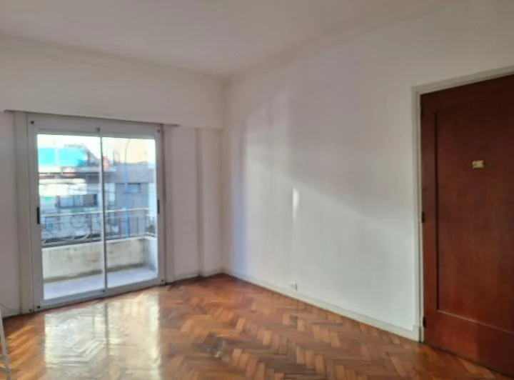 PH 3 AMBIENTES PRIMER PISO POR ESCALERA -SIN EXPENSAS 2