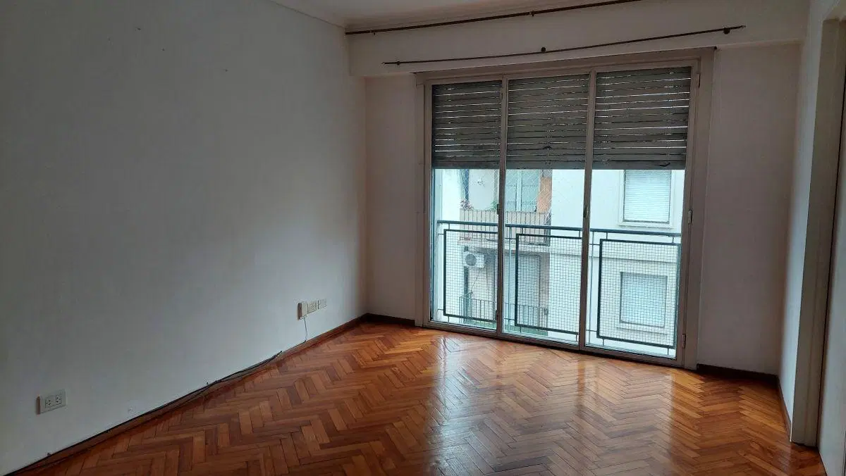 2 LUMINOSOS AMBIENTES AL FRENTE - CERCA SUBTE - ZONA FACULTAD 3