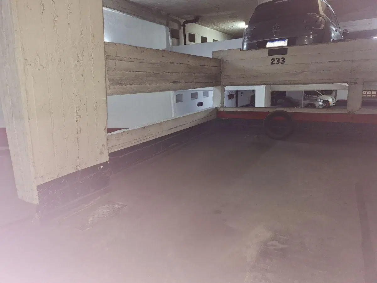COCHERA FIJA CUBIERTA EN TERCER PISO POR RAMPA 8