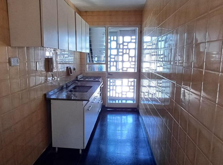 Departamento de 4 ambientes con balcón.Vista Panoramica.Excelente ubicacion  3