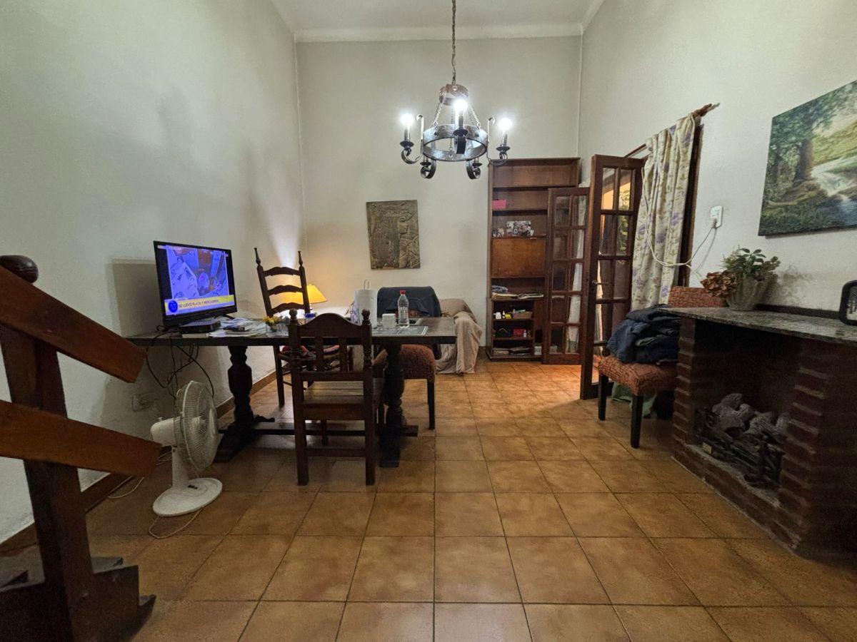 Foto de Sólida Casa de 4 Ambientes en Flores | Gran Potencial y Calidad, imagen 4