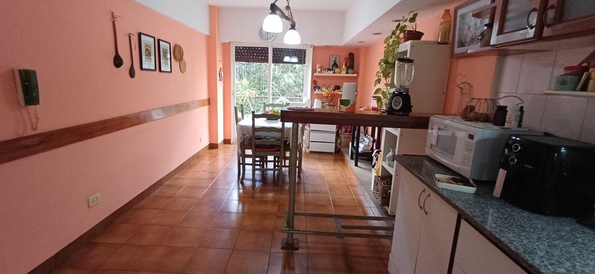 Foto de Departamento 4 ambientes en esquina 2 balcones. Excelente ubicacion, imagen 5