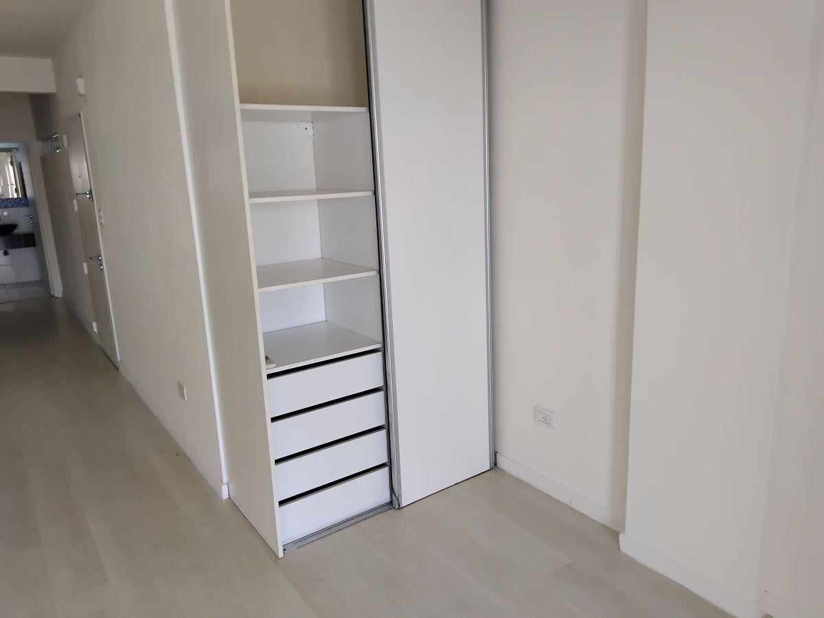 Foto de EXCELENTE MONOAMBIENTE 50 M2 BALCON MUY LUMINOSO, imagen 2