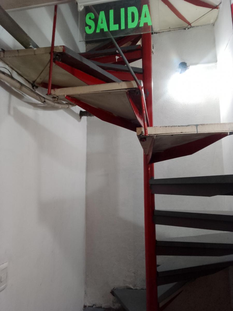 Local Comercial 36 m² Excelente Ubicación en Galería Pb y Amplio Depósito 2