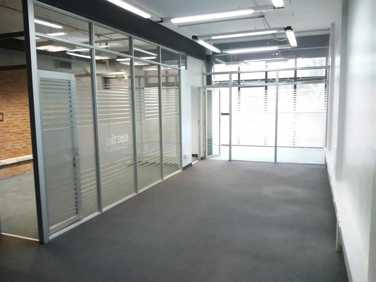 Venta Oficina con Renta Dock del Sol 5