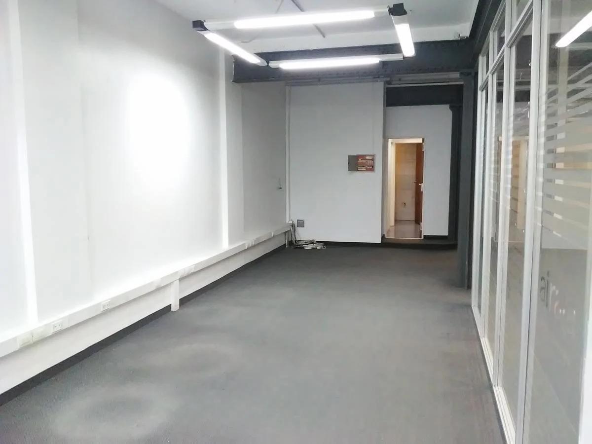 Venta Oficina con Renta Dock del Sol 4