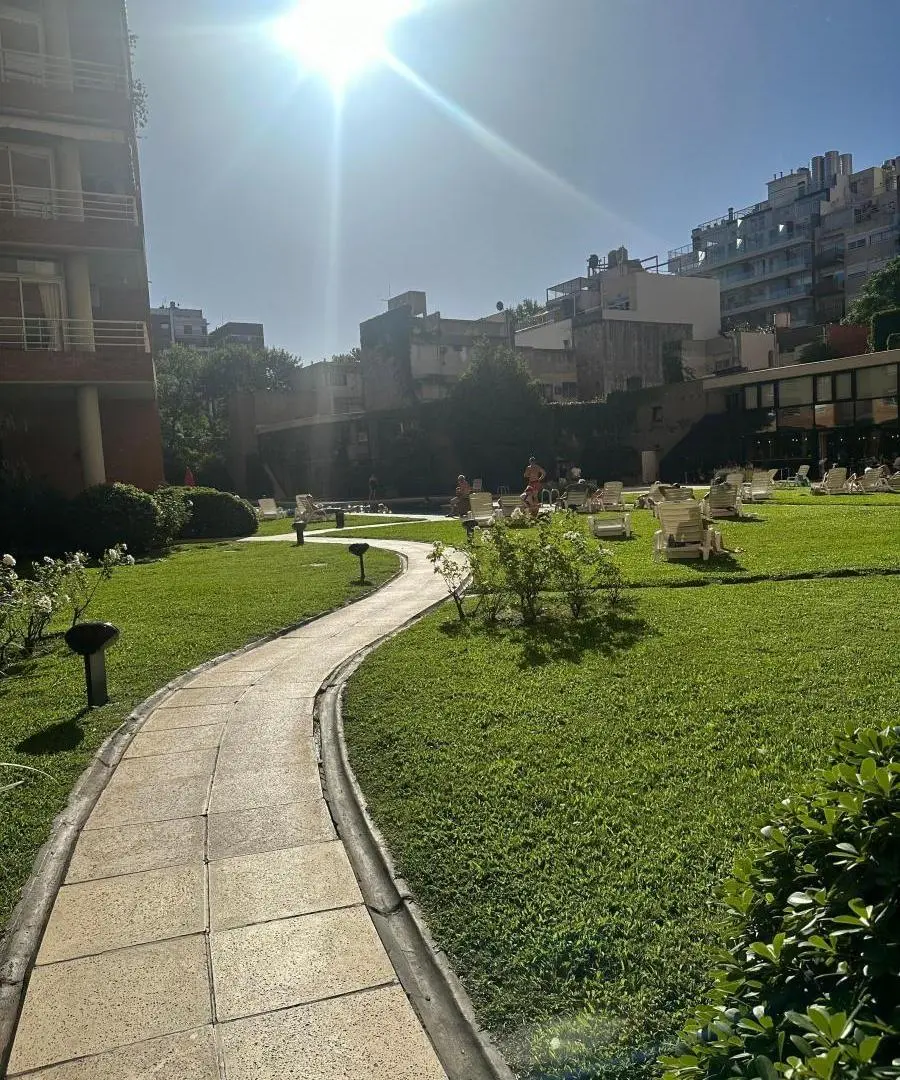 ALQUILER TRES AMB CON COCHERA VISTA RIO Y AMENITIES jardines del Libertador 3