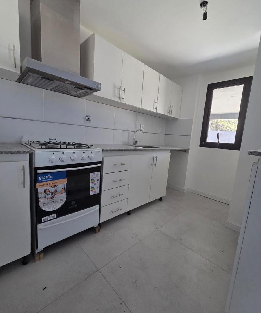 Foto de Departamento 2 amb en alquiler con patio privado y cochera propia en, imagen 1