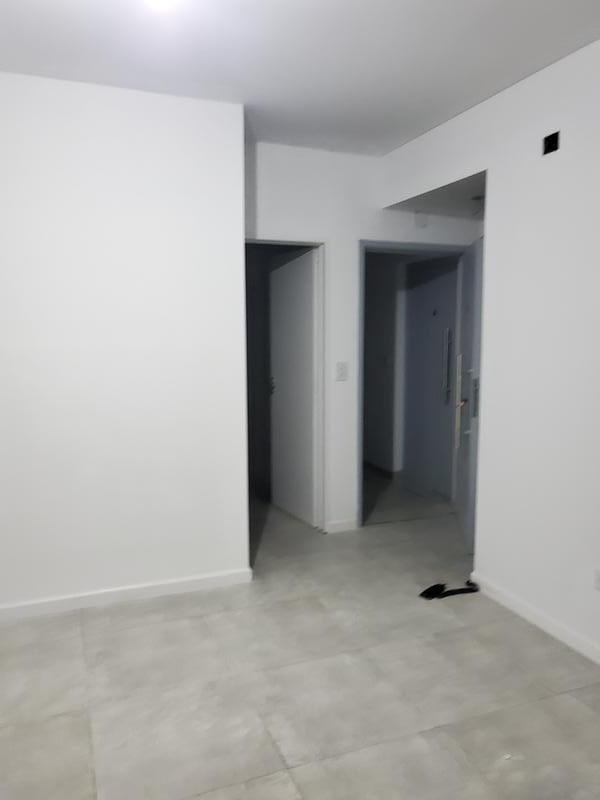 Foto de Departamento de 2 ambientes con piscina en Temperley Este, imagen 3