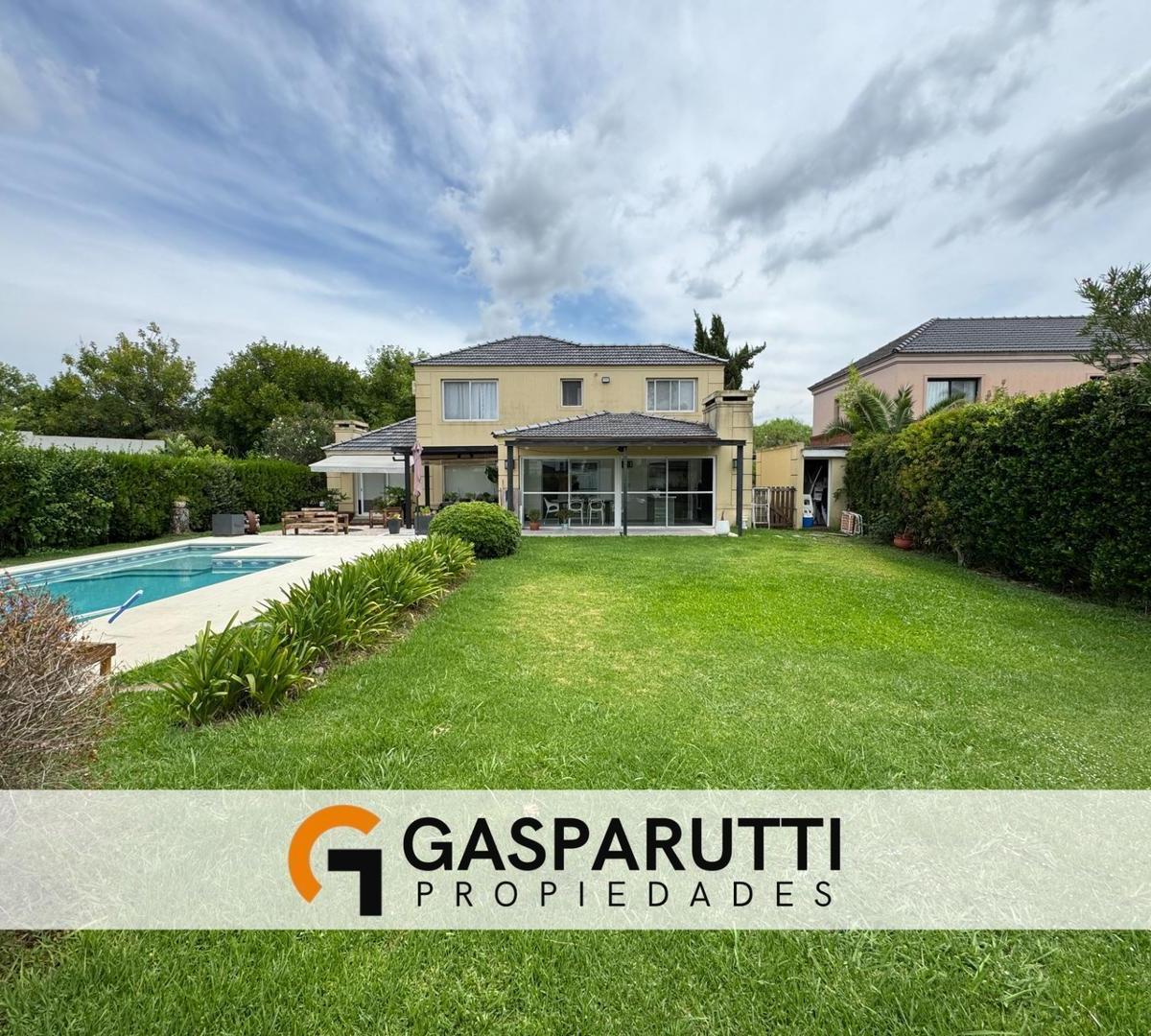Casa en Venta en Barrio Septiembre, 6 Ambientes con Pileta