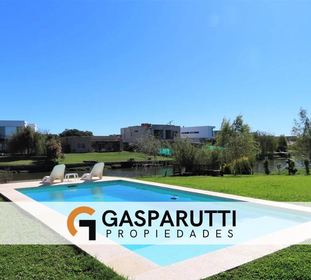 Casa en Venta a La Laguna en El Cantón Golf
