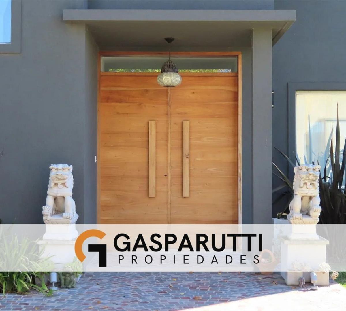 Casa en Venta a La Laguna en El Cantón Golf
