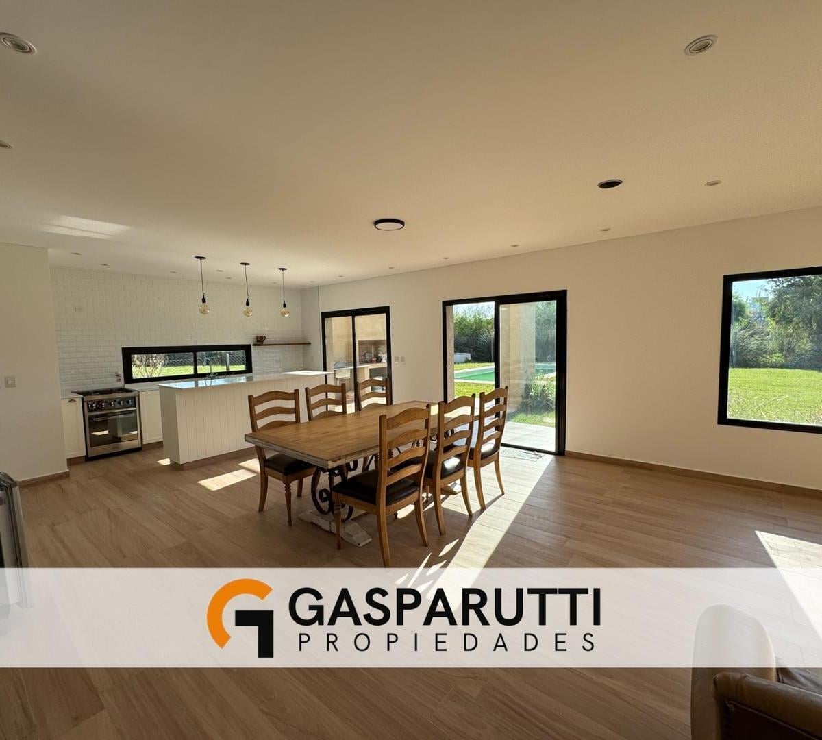Casa en Venta en Puertos del Lago, Araucarias con Pileta