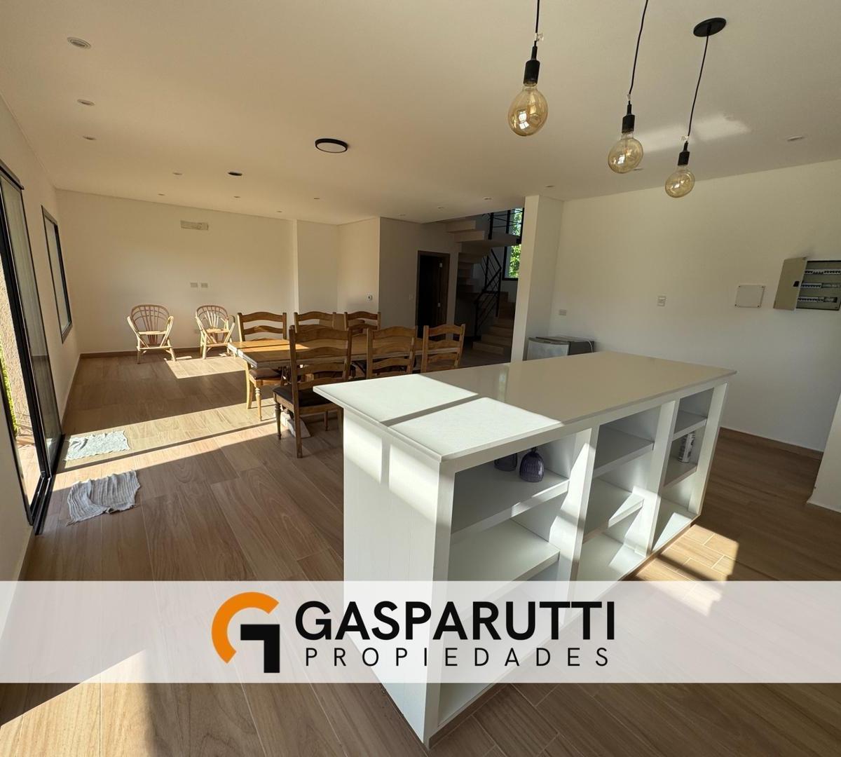 Foto de Casa en Venta en Puertos del Lago, Araucarias con Pileta, imagen 3