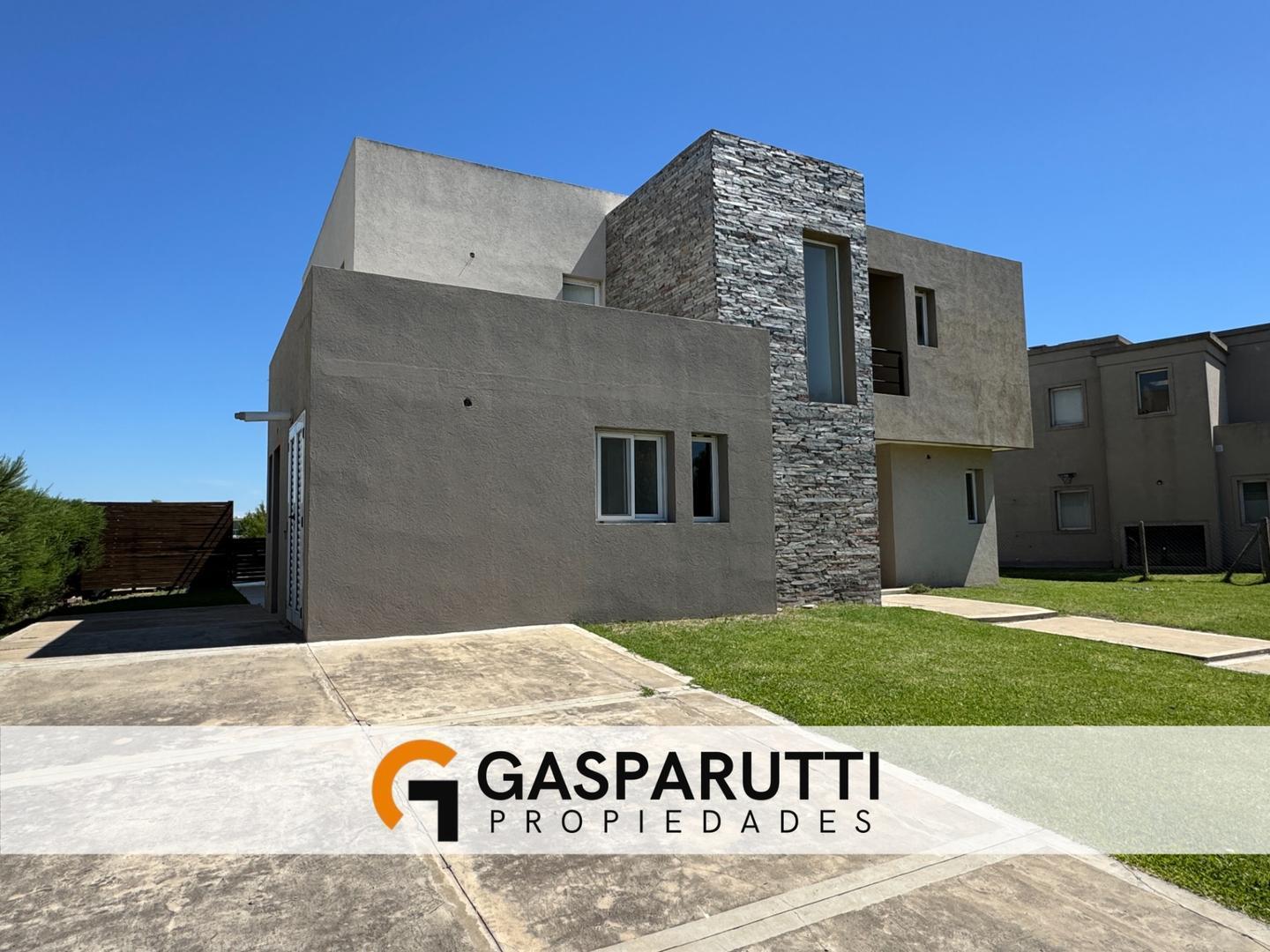 Casa en Venta a la laguna en El Cantón Norte