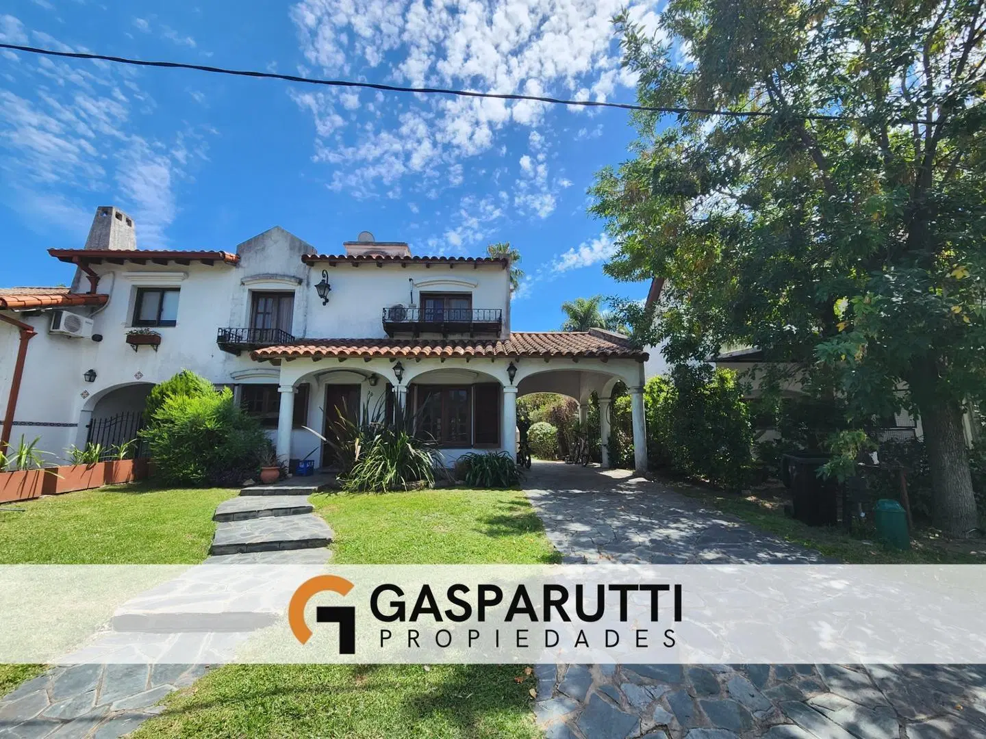Casa en venta en Aranjuez Country Club. APTO CREDITO 3