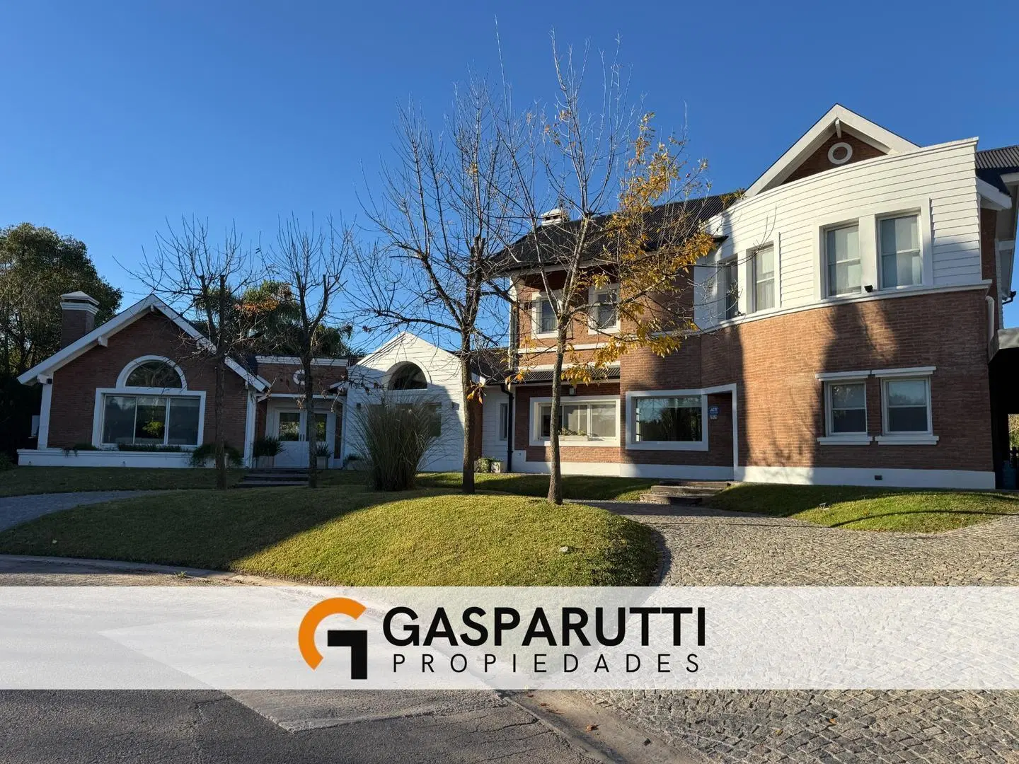 Casa en Venta en Barrio Septiembre. 4 Dormitorios con Pileta 2