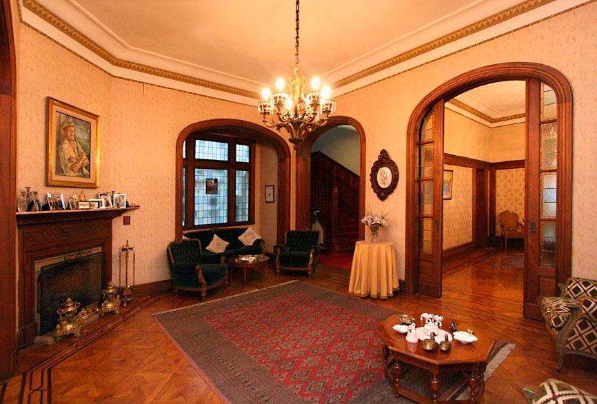Casa Estilo Tudor - Cochera - Jardín - Única en Caballito 5