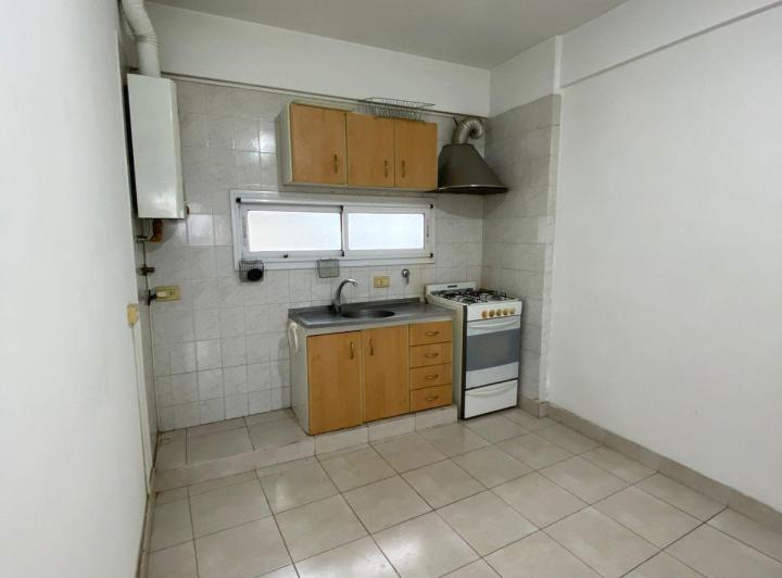 2 AMBIENTES - CONTRAFRENTE - BALCON CON CERRAMIENTO - MUY LUMINOSO 5