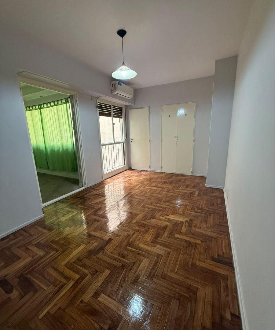 Foto de Monoambiente - Balcón francés - Reciclado - Excelente Ubicación, imagen 1