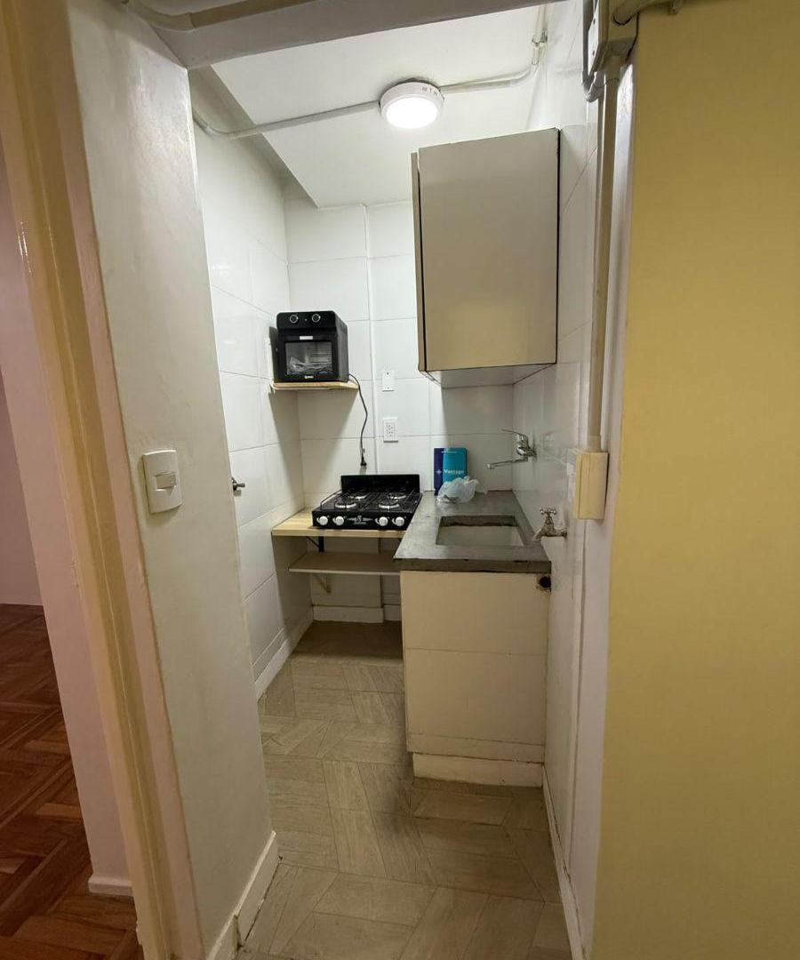 Foto de Monoambiente - Balcón francés - Reciclado - Excelente Ubicación, imagen 2