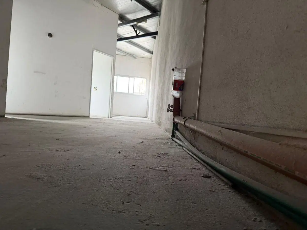 GALPON/LOCAL DE 132 M2 EN ZONA WARNES 5