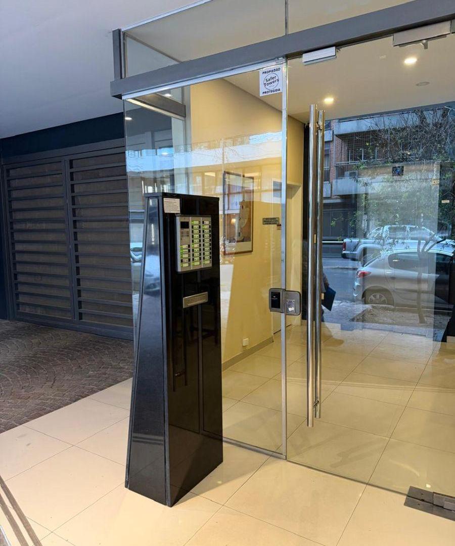 Foto de ALQUILER EN COLEGIALES: 2 ambientes al frente + Balcón + Patio, imagen 3