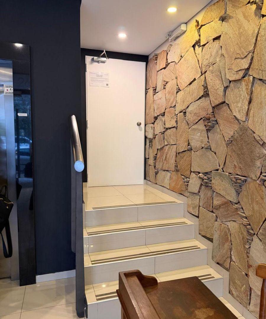 Foto de ALQUILER EN COLEGIALES: 2 ambientes al frente + Balcón + Patio, imagen 5