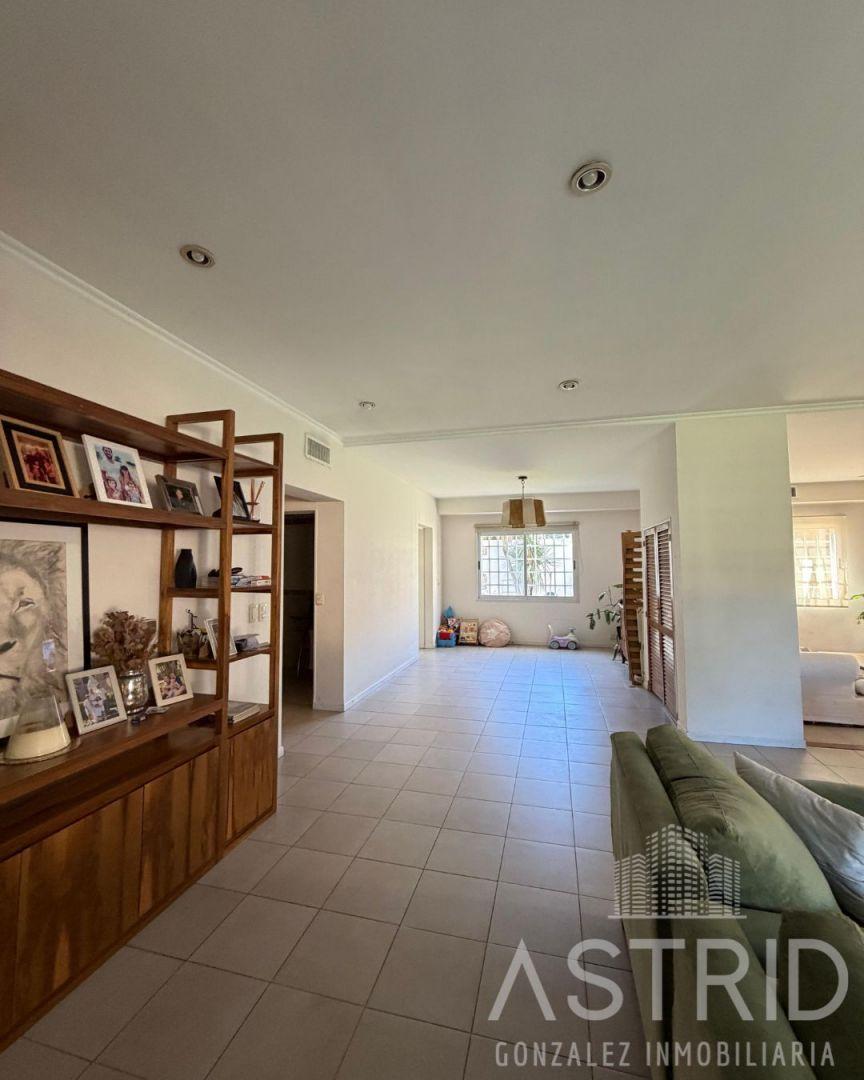 Foto de Venta de Casa 7 Ambientes en Punta Chica, San Fernando, imagen 1