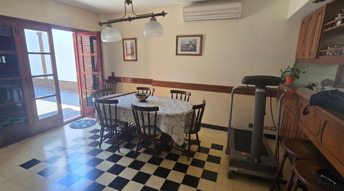 Venta de Casa 6 AMBIENTES en Haedo Chico, Morón