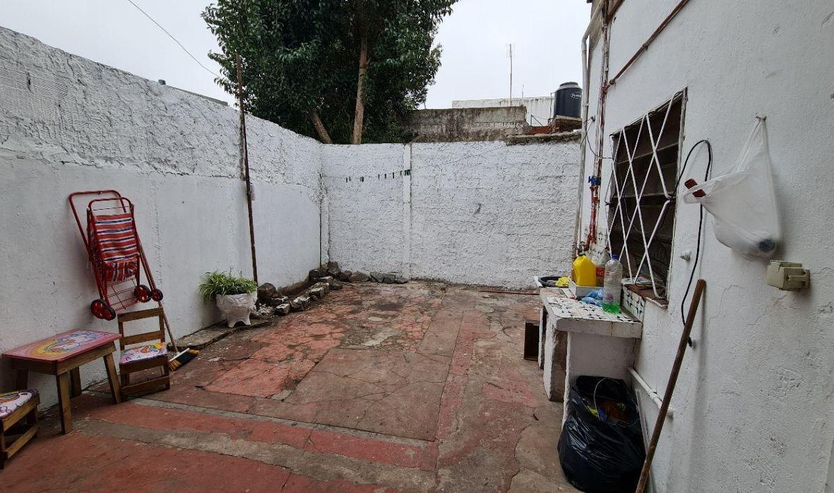 Venta de Casa MULTIFAMILIAR en , Isidro Casanova