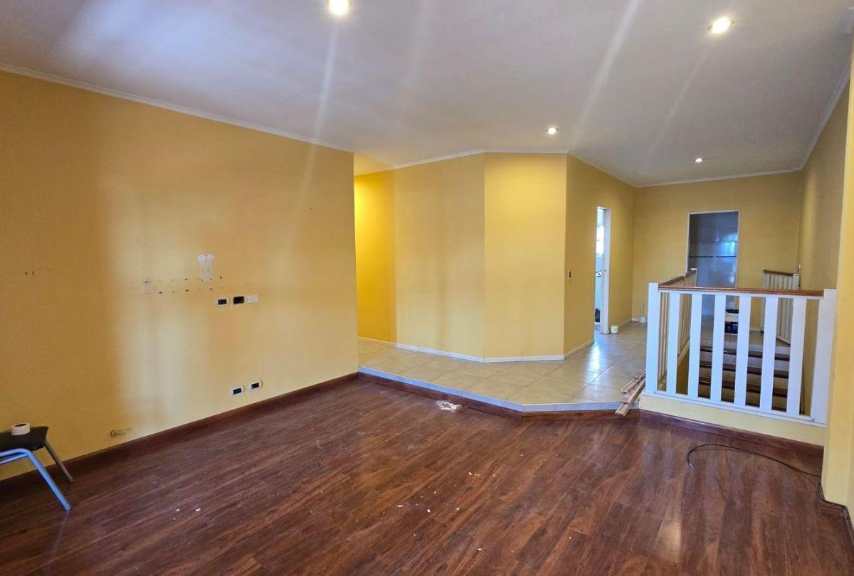 Foto de Venta Casa c/Local Lomas del Mirador, imagen 4