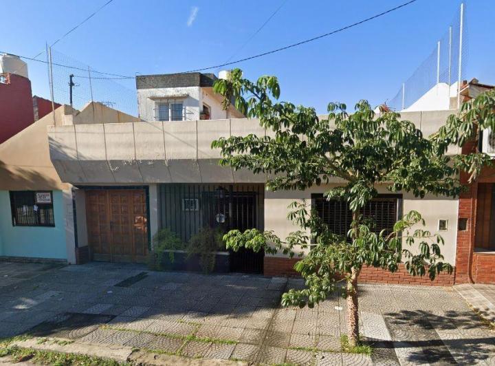 VENTA CASA 3 AMBIENTES LOMAS DEL MIRADOR