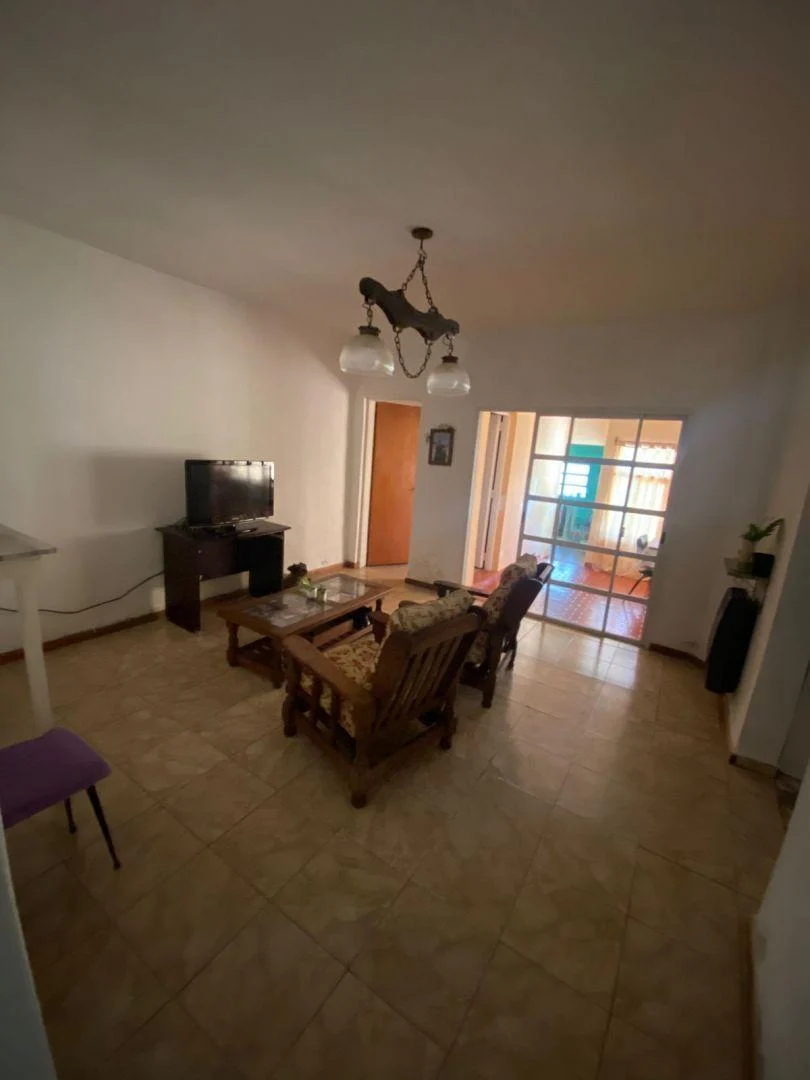 VENTA DE CASA MULTIFAMILIAR - VILLA LUZURIAGA, LA MATANZA