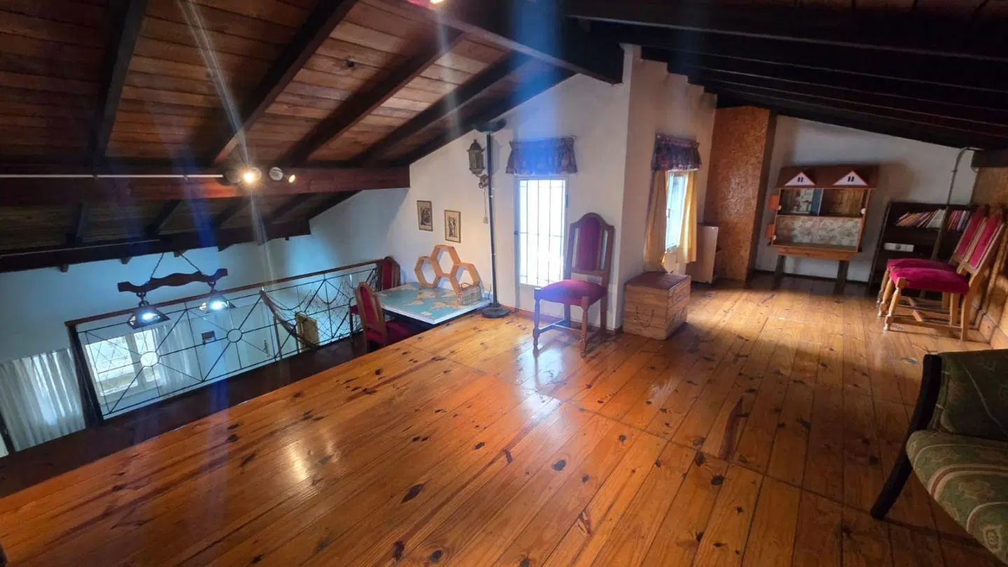 Venta de Casa 4 AMBIENTES c/Cochera en San Justo 5