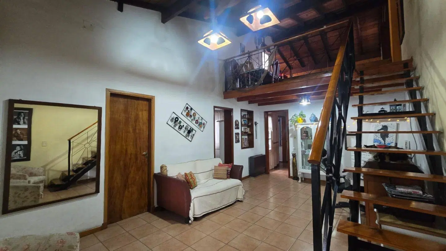 Venta de Casa 4 AMBIENTES c/Cochera en San Justo 2