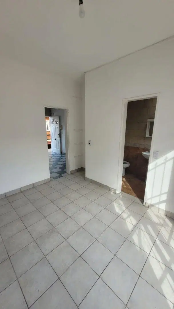 VENTA DE COMPLEJO DE DEPARTAMENTOS Y LOCAL EN SAN JUSTO CENTRO 4