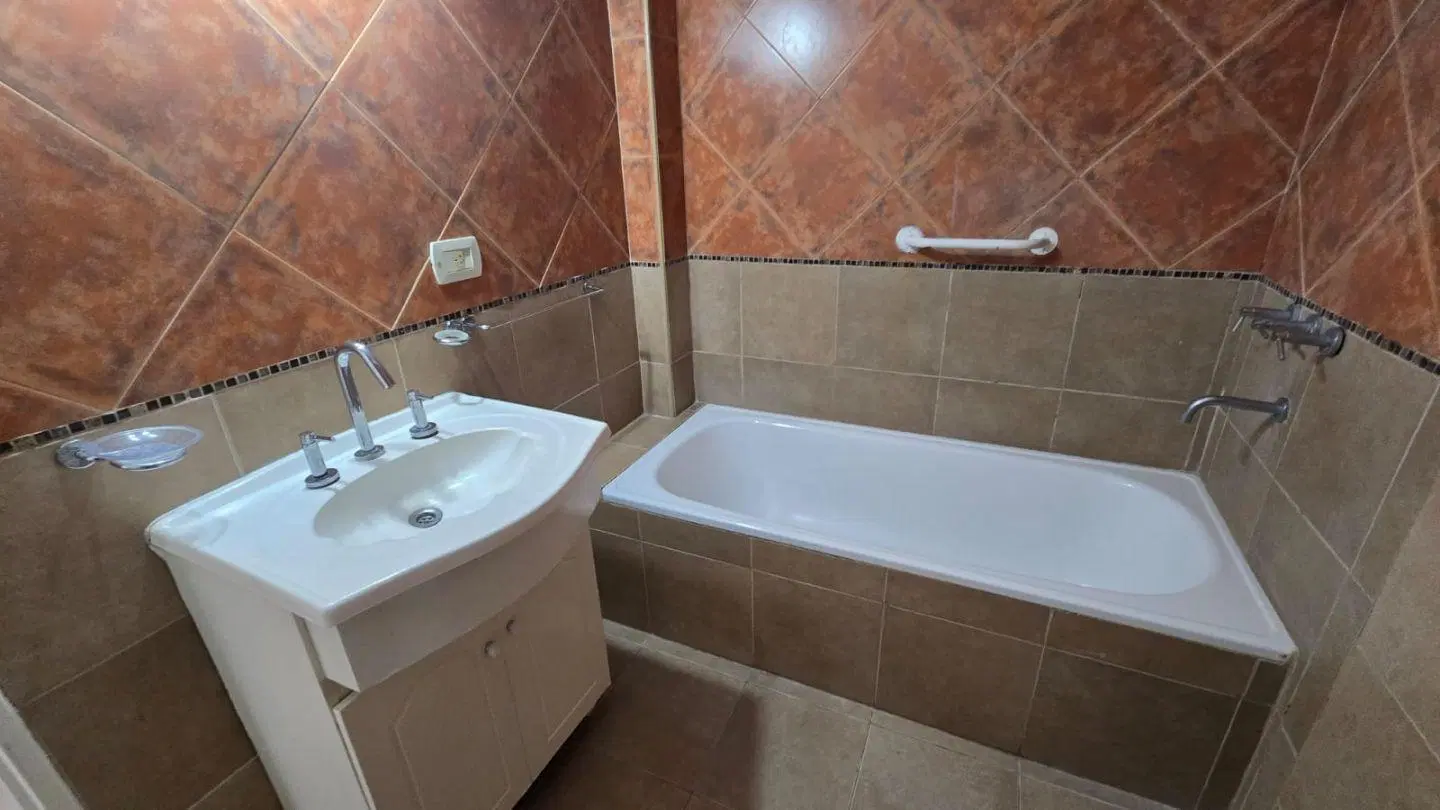 Alquiler de Departamento 2 AMBIENTES, Villa Luzuriaga 5