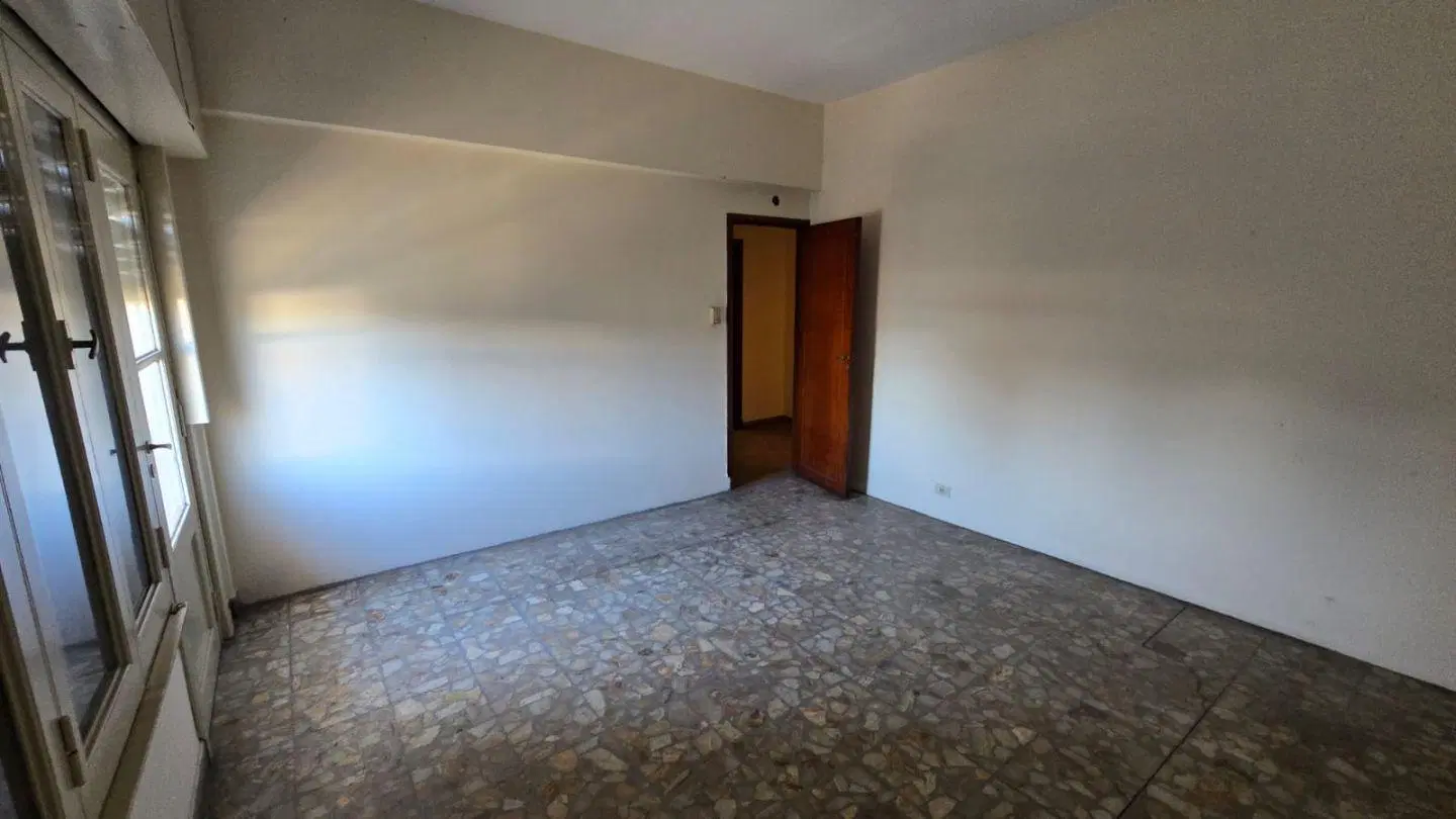 ALQUILER - AMPLIO PH 3 AMBIENTES AL FRENTE CON BALCÓN, PATIO Y LAVADERO - LA TABLADA 5