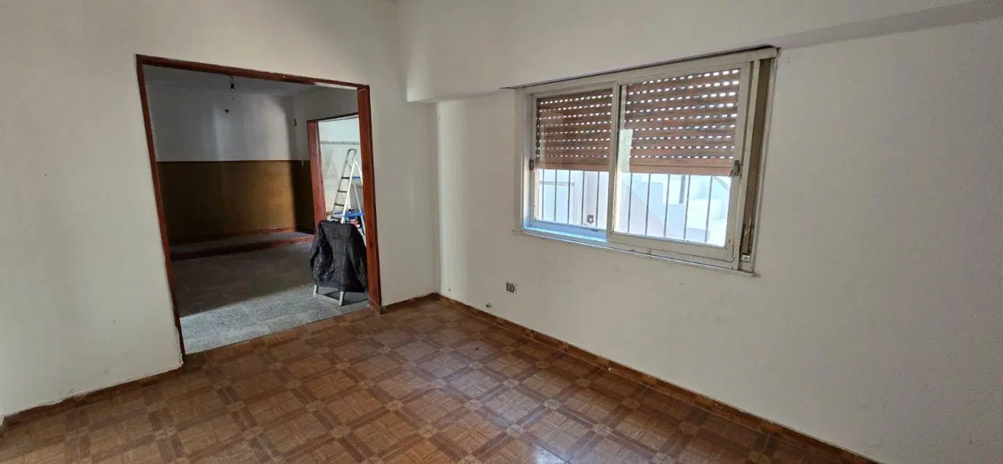 Alquiler de Casa 4 AMBIENTES en Isidro Casanova, 5
