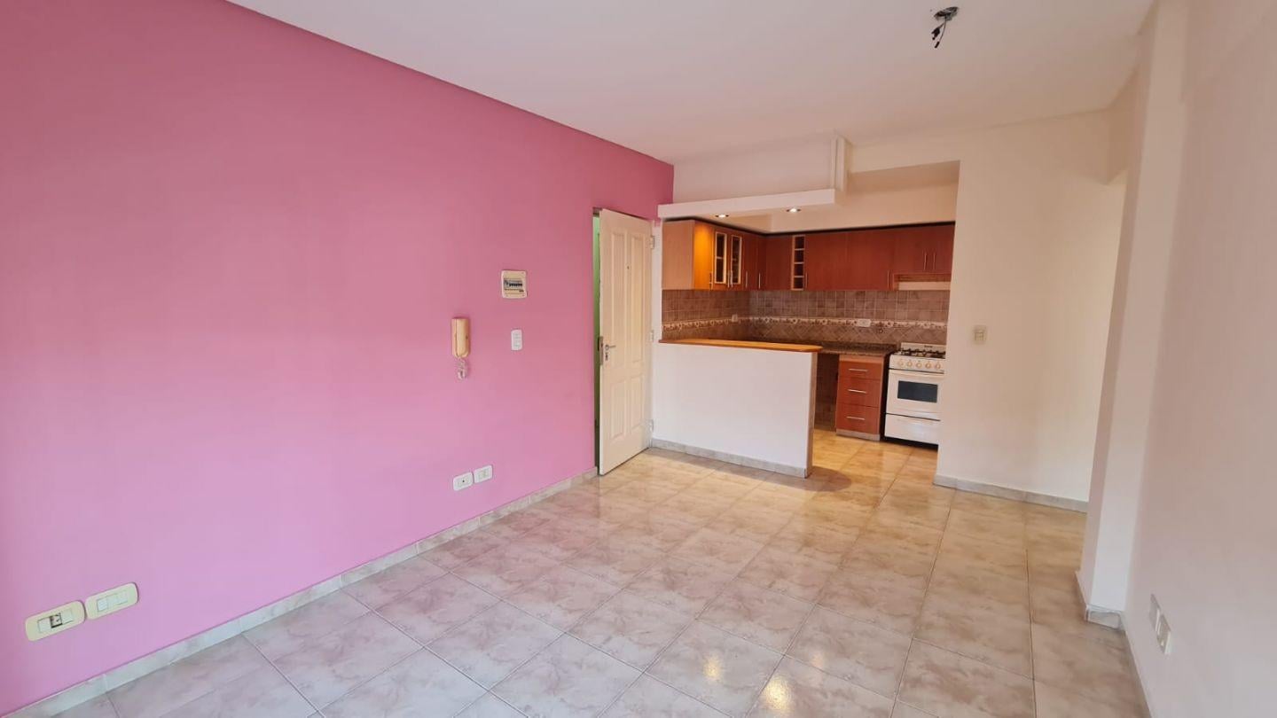 Foto de Alquiler de Departamento 2 AMBIENTES en Villa Sarmiento,, imagen 3