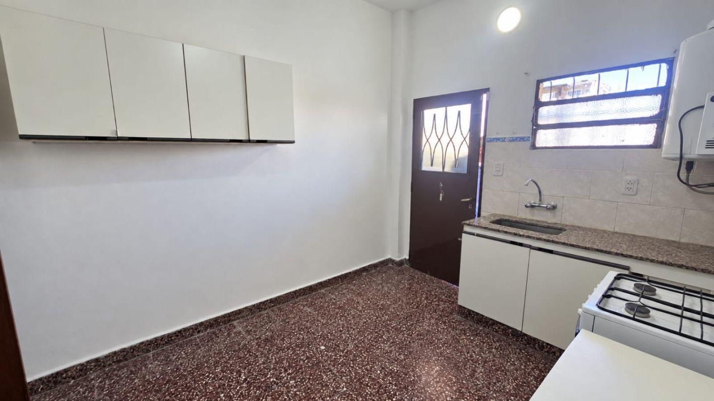 Foto de VENTA DE CASA 3 AMBIENTES EN LOTE PROPIO - San Justo, imagen 5
