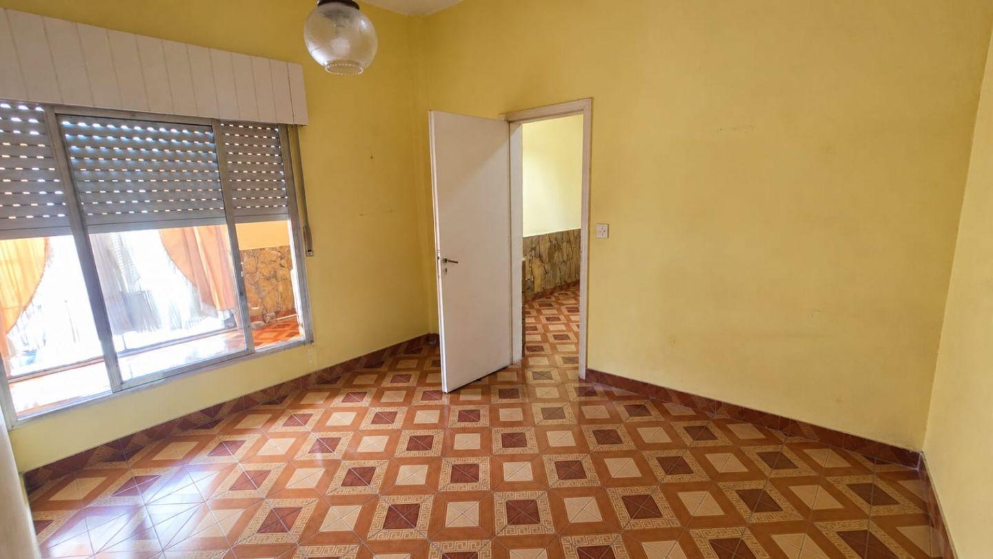 Foto de Alquiler de Casa 4 Ambientes con Patio, Terraza y Cochera - San Justo, imagen 2
