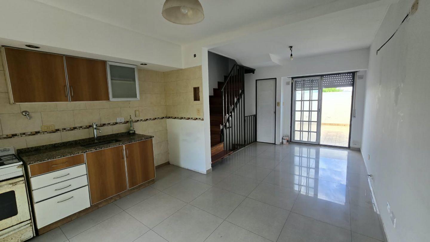 Foto de Alquiler de Departamento 3 AMBIENTES en Villa Luzuriaga,, imagen 2